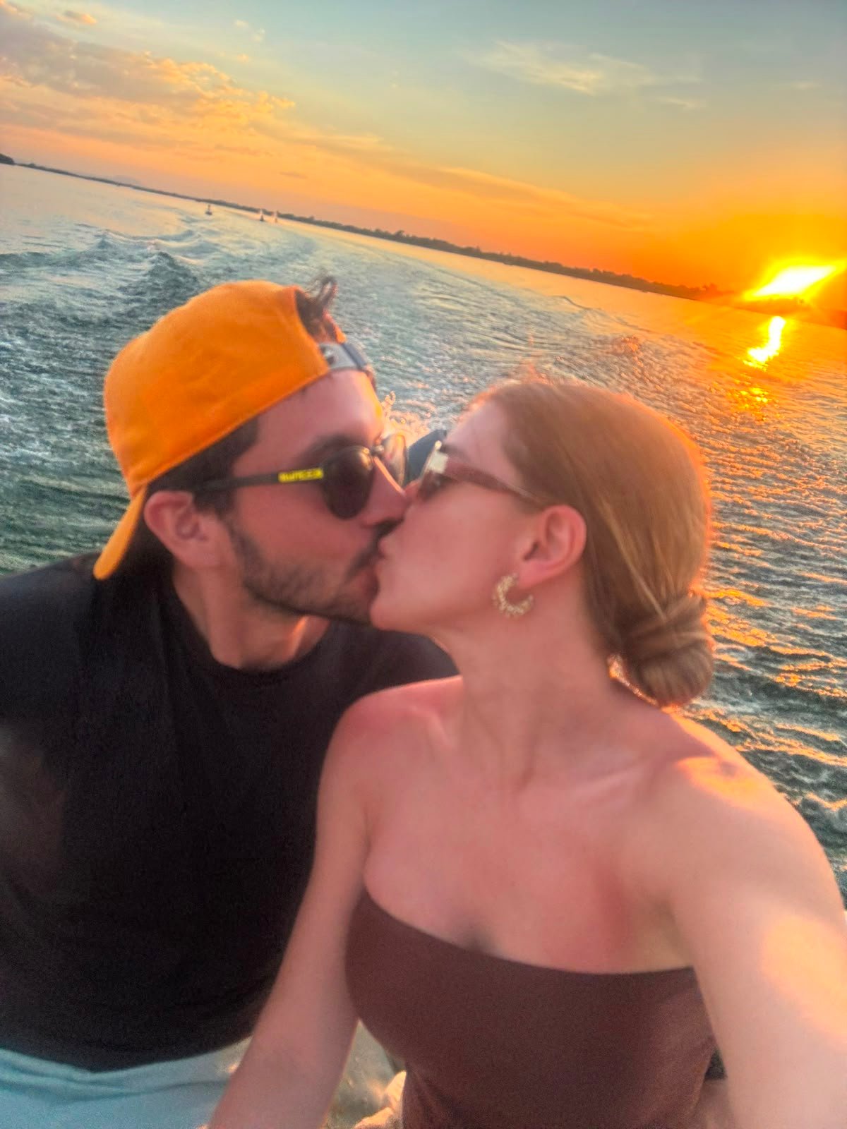 Foto do casal em destaque